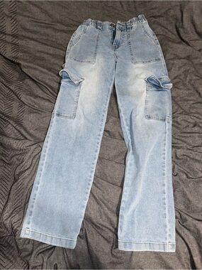 NWOT Gogo Jeans light wash blue denim cargo skate jeans petite